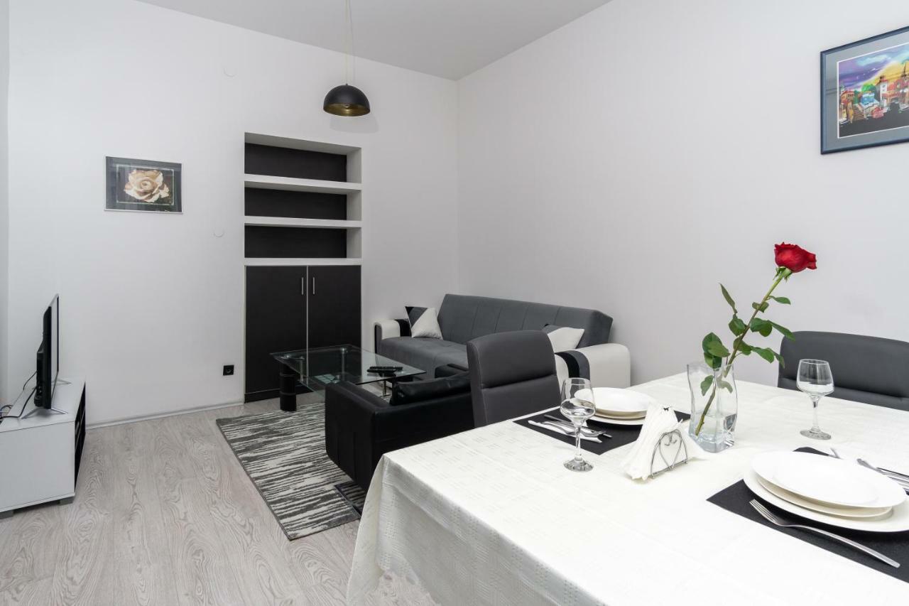 Apartman Ambasador Zagabria Esterno foto